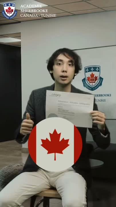 Étudiant de l'académie présentant son document d'inscription canadien